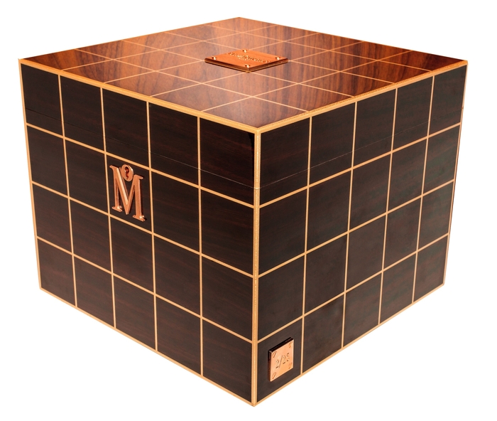 Maximilian Simplicity Box